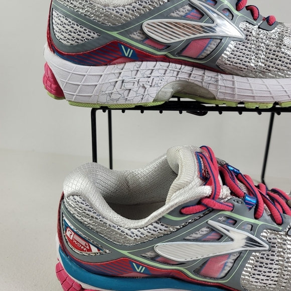 Brooks Ravenna 6 Womens Running Shoes
Size 6.5
E - Picture 9 of 12
